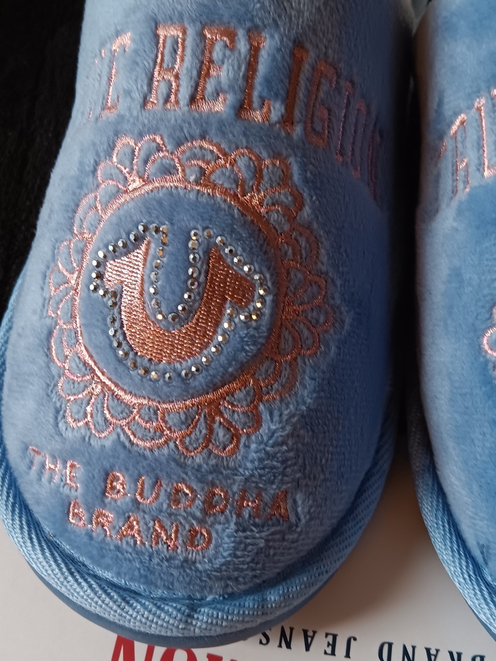 True Religion Sky Blue & Pink Plush Slip-On House Slippers Women's Size M New - Picture 3 of 4